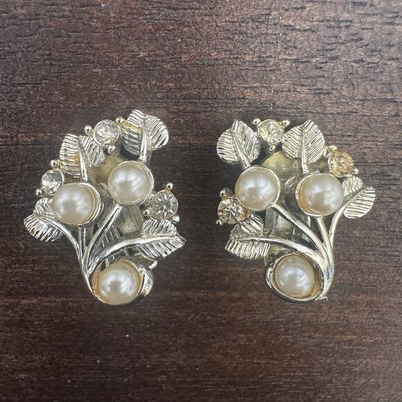 Vintage Clip On Earrings Costume Silver Tone Rhinestones Faux Pearl - Picture 1 of 11